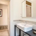 Apartman Flat Three *