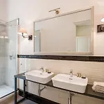 Apartman Flat Three *
