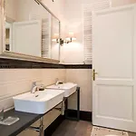 Flat Three Apartman *